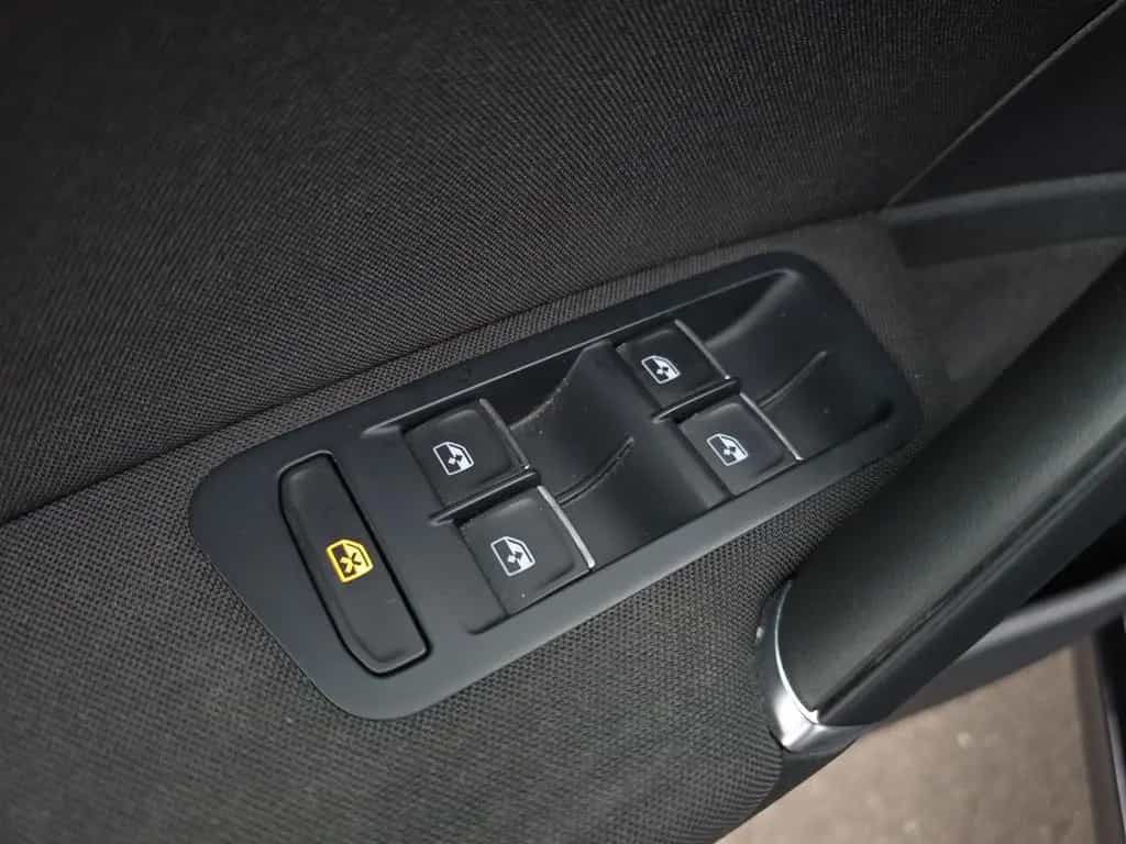 Volkswagen Golf VII Variant 1.5 16V TSI Automatik LED Navi 02/2020-photo-16