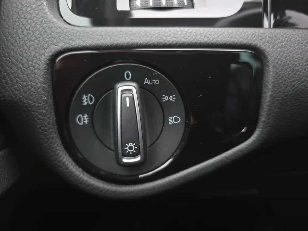 Volkswagen Golf VII Variant 1.5 16V TSI Automatik LED Navi 02/2020-photo-19