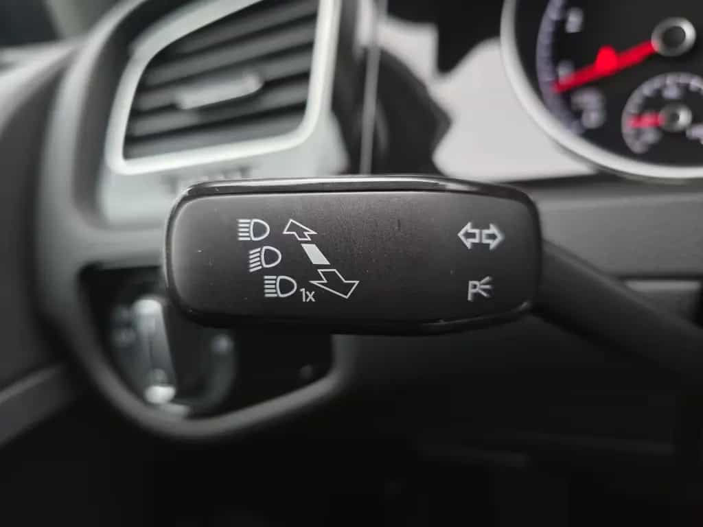 Volkswagen Golf VII Variant 1.5 16V TSI Automatik LED Navi 02/2020-photo-23