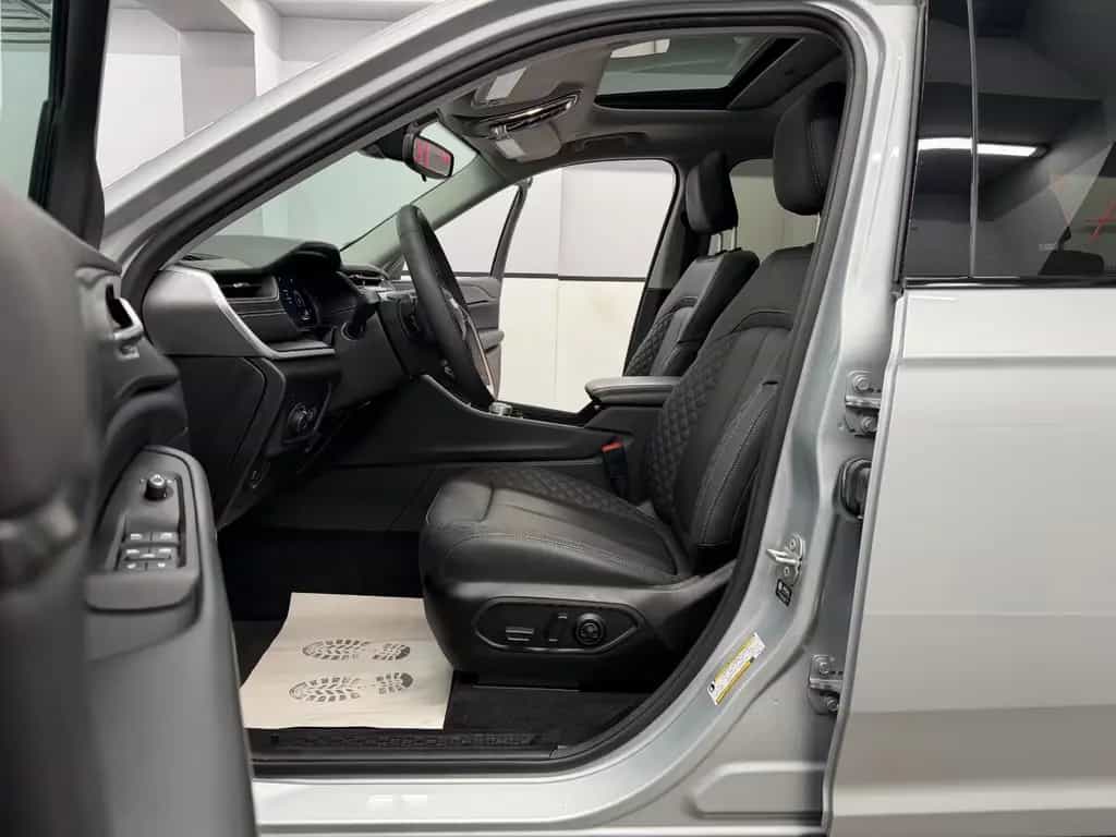 Jeep Grand Cherokee LAREDO L 4x4/Glasdach/ACC/Spur.H 07/2023-photo-16
