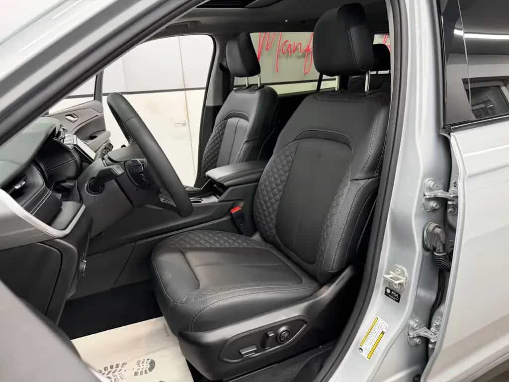 Jeep Grand Cherokee LAREDO L 4x4/Glasdach/ACC/Spur.H 07/2023-photo-19
