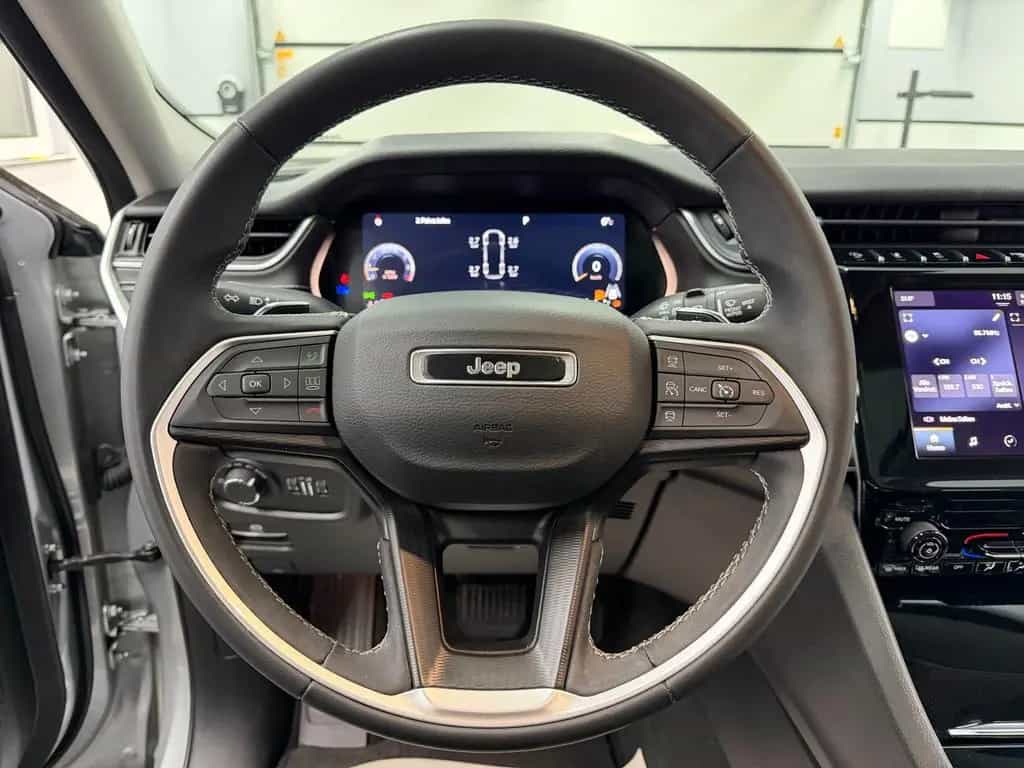 Jeep Grand Cherokee LAREDO L 4x4/Glasdach/ACC/Spur.H 07/2023-photo-29
