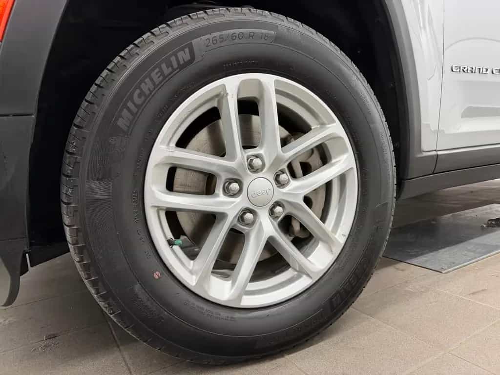 Jeep Grand Cherokee LAREDO L 4x4/Glasdach/ACC/Spur.H 07/2023-photo-9