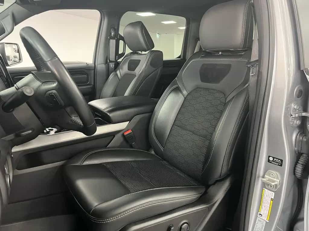 Dodge RAM 5,7l V8 *BIGHORN/12 ZOLL Display/SHZ/LED/AHK 12/2023-photo-9