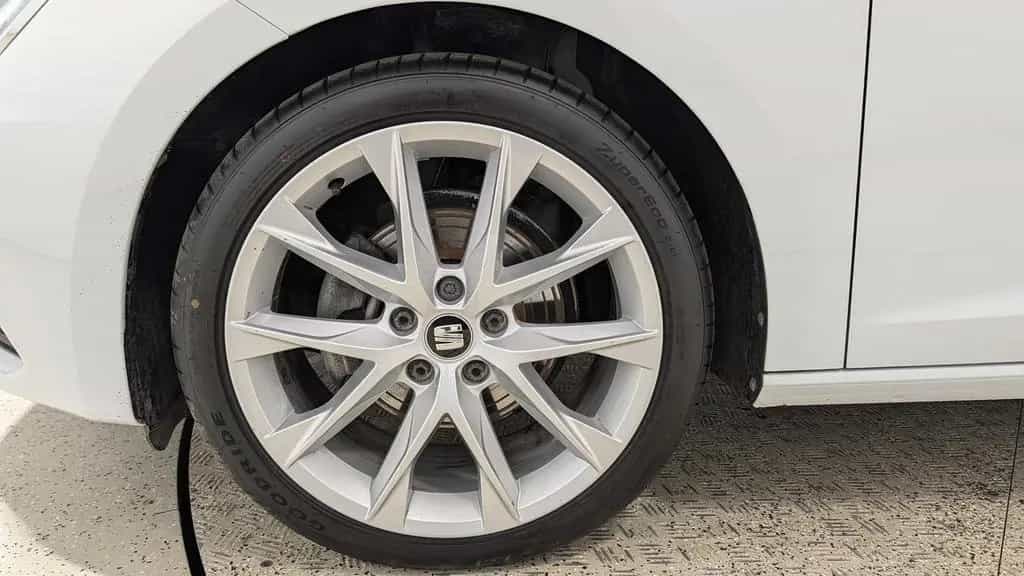 Seat Leon 1.5 TSI DSG FR Sport|Navi|Pano|LED|Navi 08/2019-photo-8