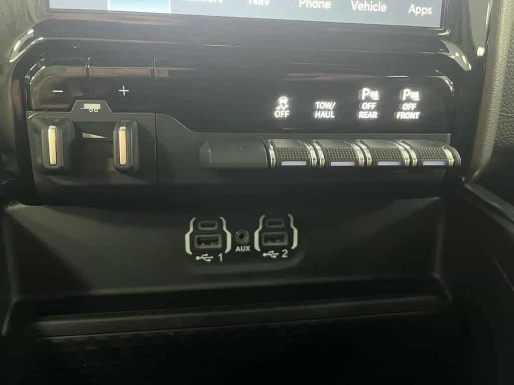 Dodge RAM 5,7l V8 *LARAMIE/12 Zoll Display/LED/AHK/SHZ 06/2023-photo-21