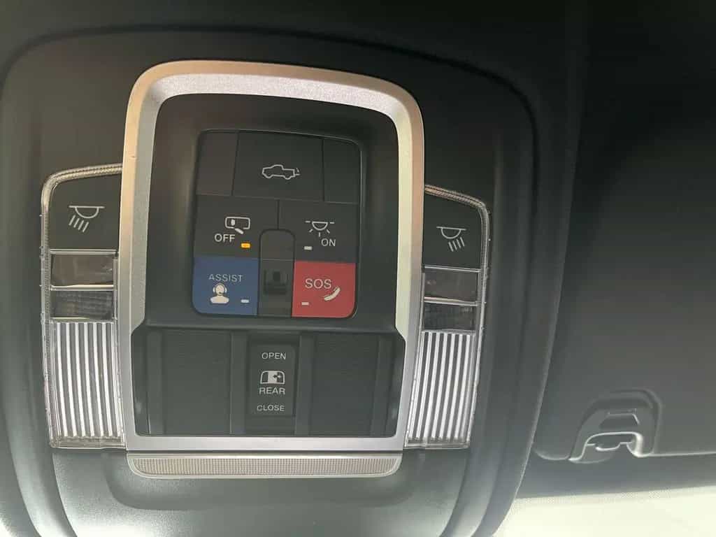 Dodge RAM 5,7l V8 *LARAMIE/12 Zoll Display/LED/AHK/SHZ 06/2023-photo-25