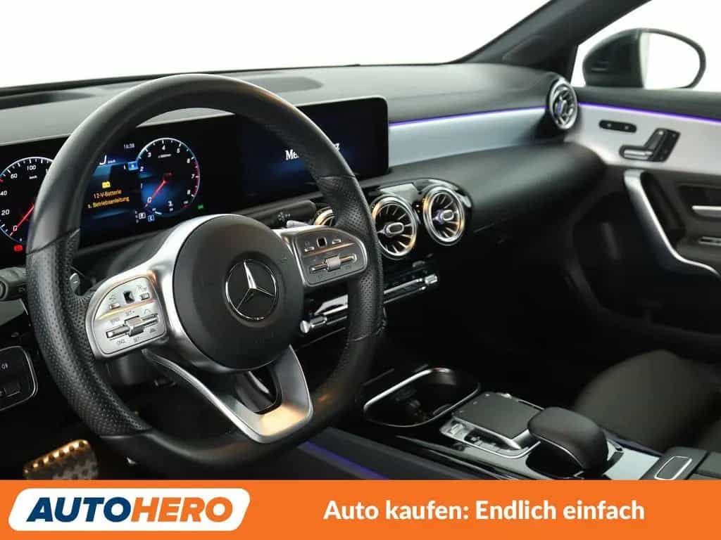 Mercedes-Benz A-Class 250 AMG Line Aut.*NAVI*CAM*LED*ACC*PDC*SHZ* 06/2019-photo-10