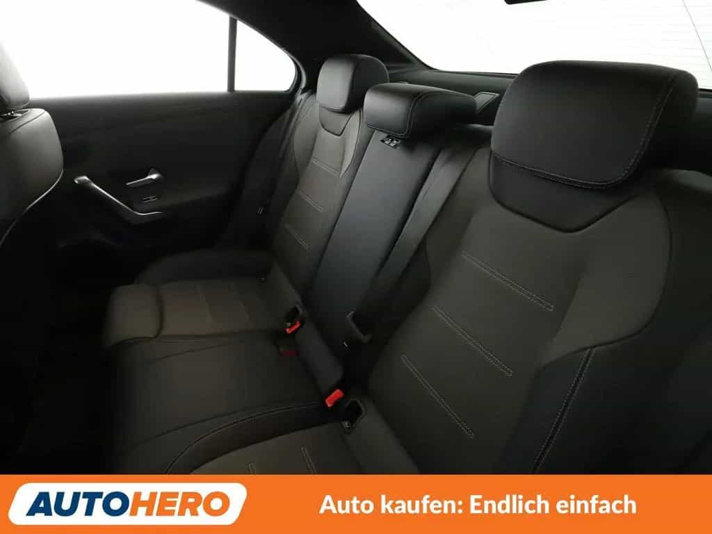 Mercedes-Benz A-Class 250 AMG Line Aut.*NAVI*CAM*LED*ACC*PDC*SHZ* 06/2019-photo-13