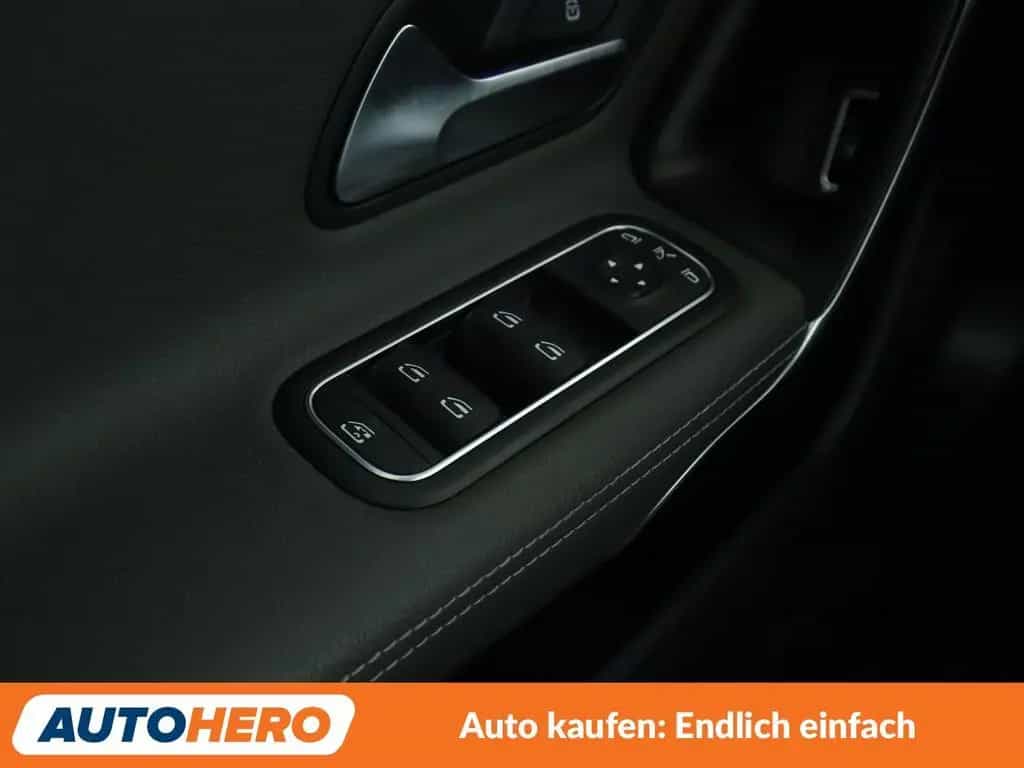 Mercedes-Benz A-Class 250 AMG Line Aut.*NAVI*CAM*LED*ACC*PDC*SHZ* 06/2019-photo-27