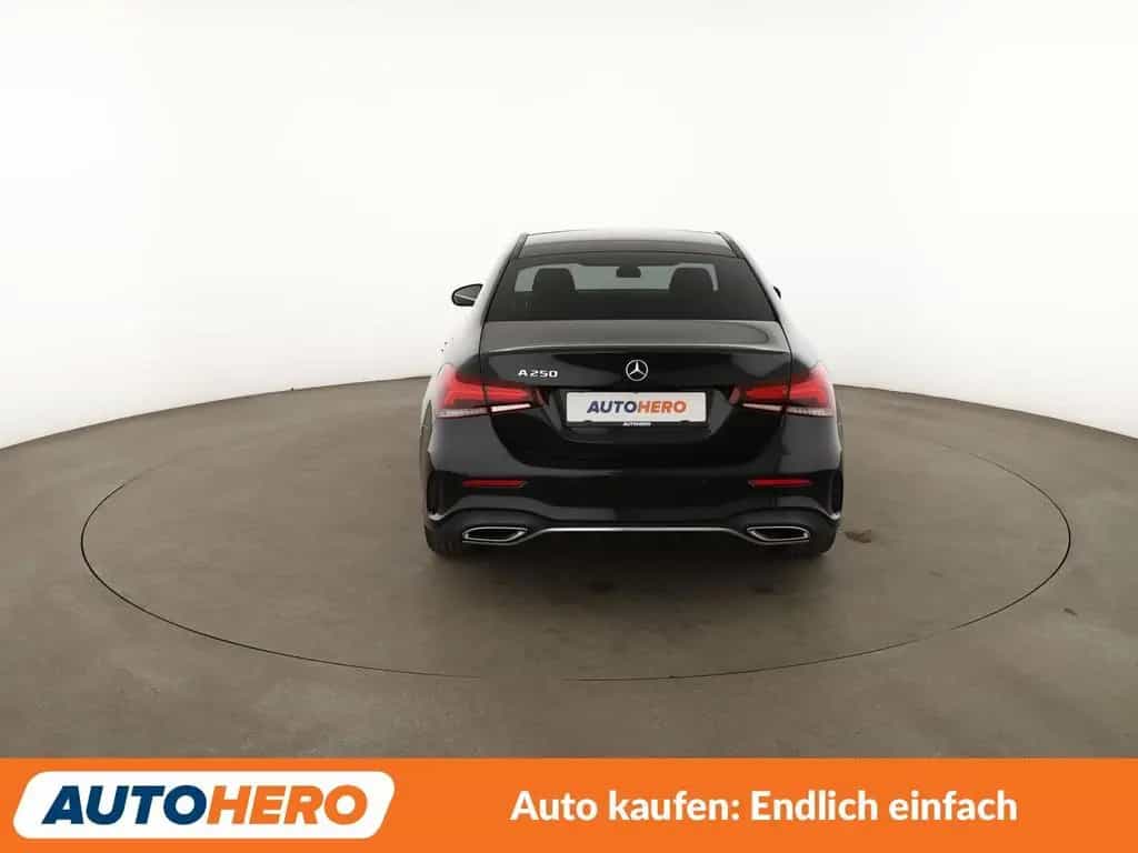 Mercedes-Benz A-Class 250 AMG Line Aut.*NAVI*CAM*LED*ACC*PDC*SHZ* 06/2019-photo-4