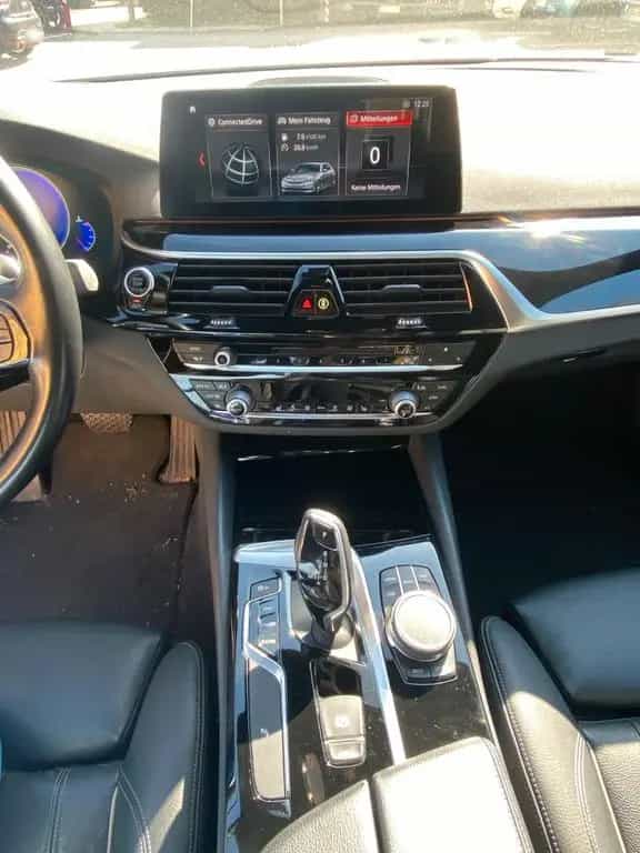 BMW 5 Series 520d Sport Line Dig. Tacho, Headup, Keyless 10/2019-photo-9
