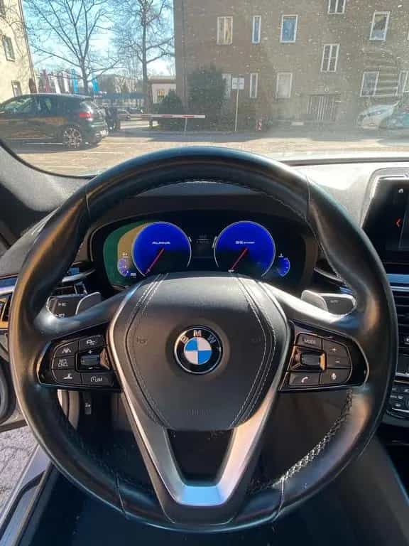 BMW 5 Series 520d Sport Line Dig. Tacho, Headup, Keyless 10/2019-photo-10