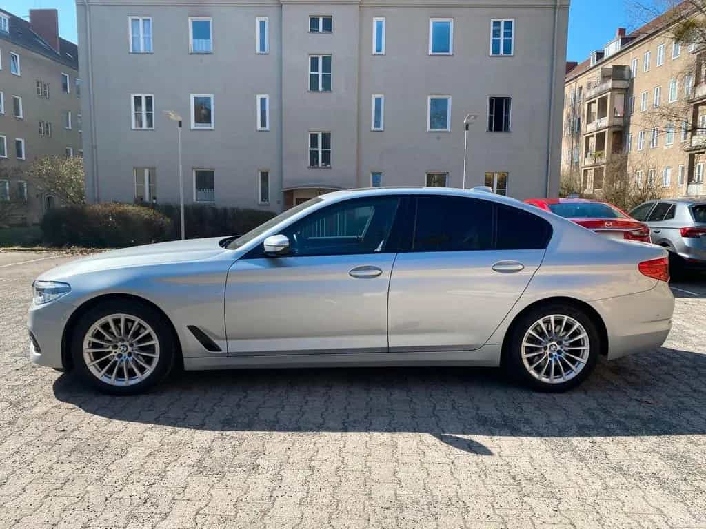BMW 5 Series 520d Sport Line Dig. Tacho, Headup, Keyless 10/2019-photo-1