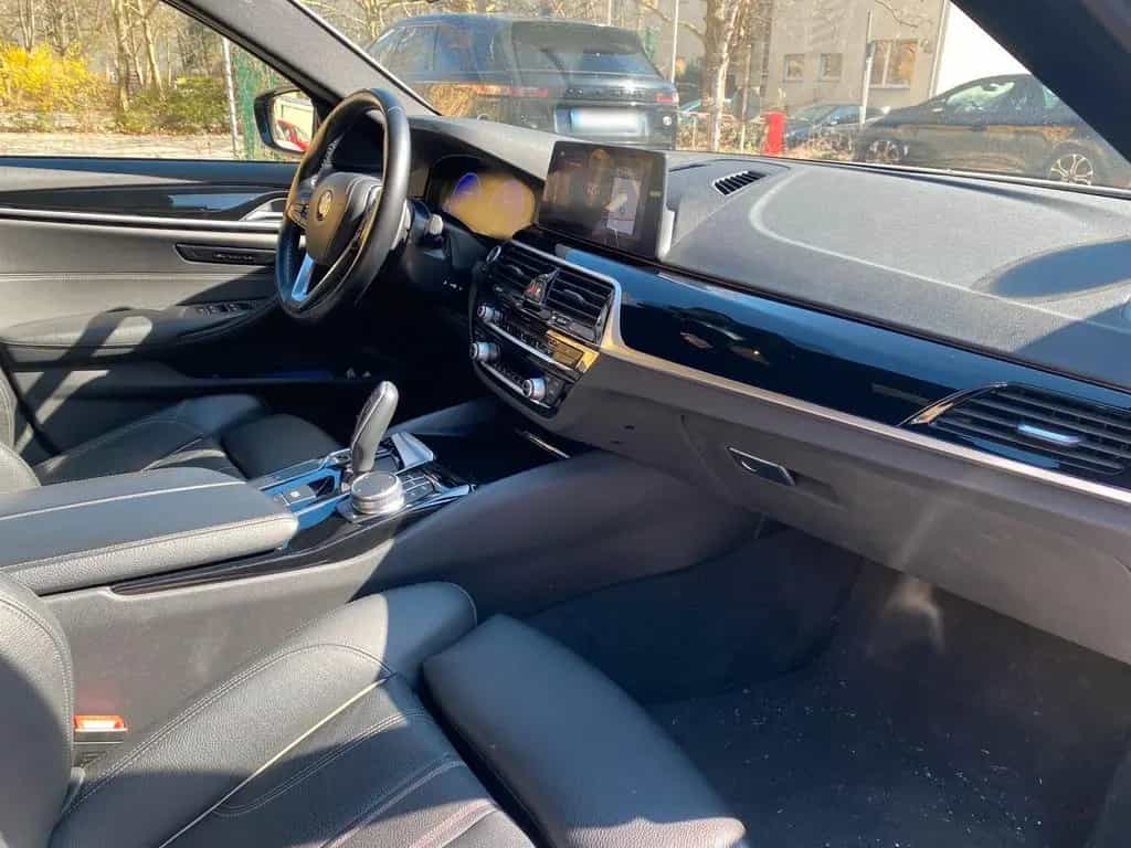 BMW 5 Series 520d Sport Line Dig. Tacho, Headup, Keyless 10/2019-photo-8