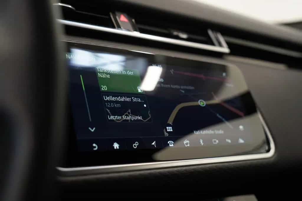 Land Rover Range Rover Rover Velar SE *AHK*ACC*20Zoll*Memory 11/2017-photo-16