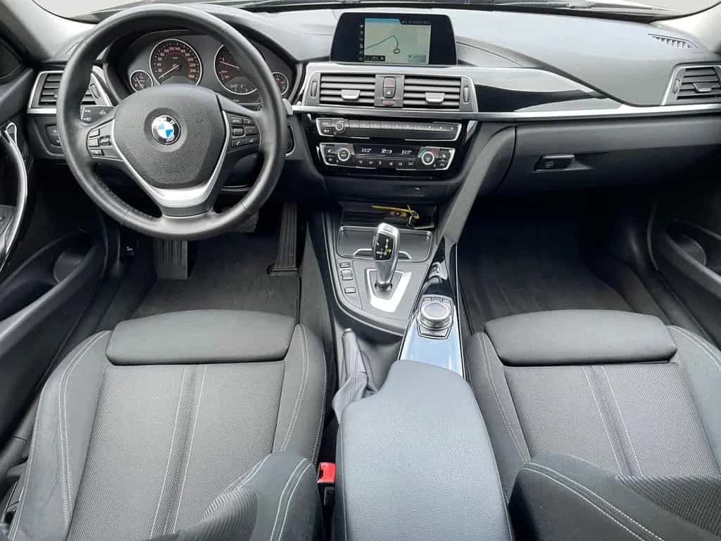 BMW 3 Series 10/2018-photo-10