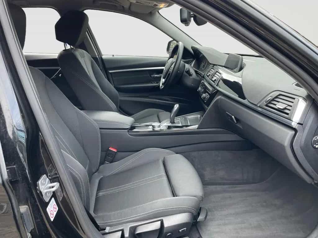 BMW 3 Series 10/2018-photo-15