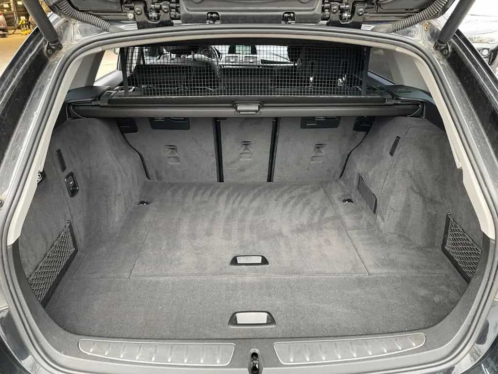 BMW 3 Series 10/2018-photo-16