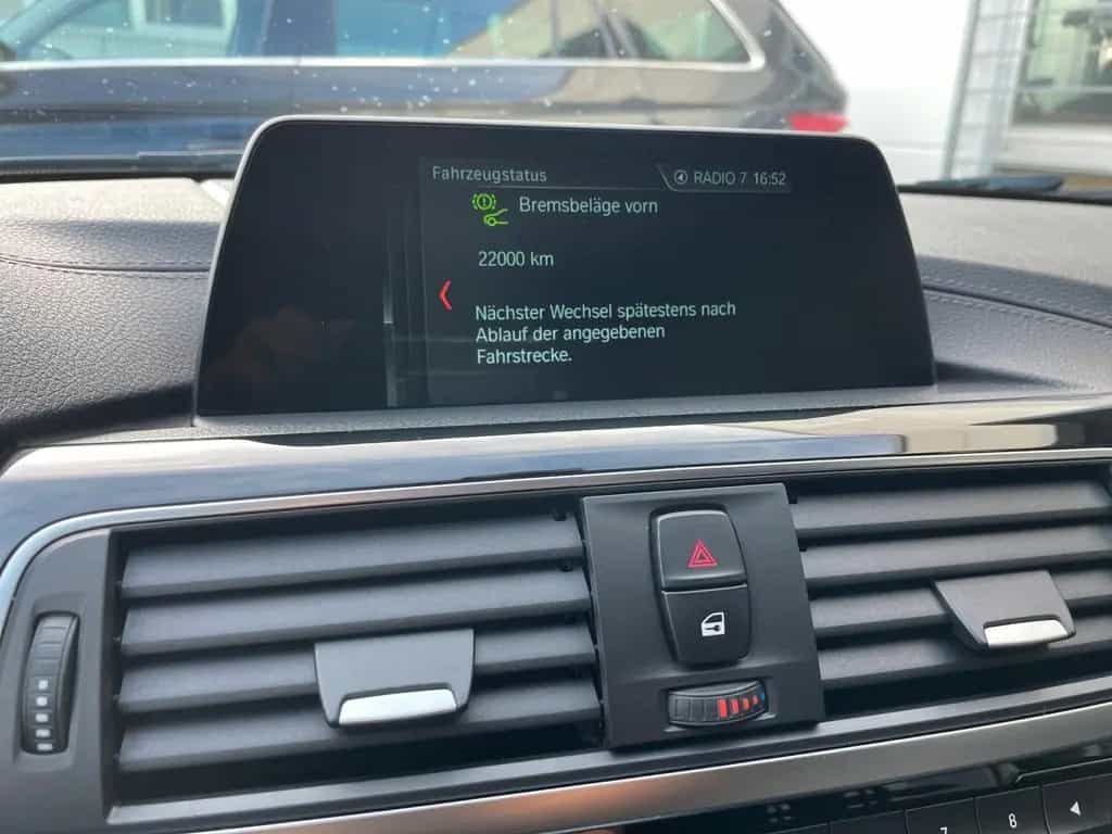 BMW 3 Series 10/2018-photo-25