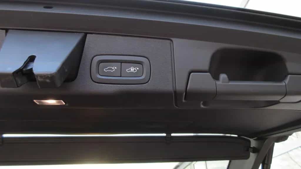Volvo XC60 B4 | Google | LED | Tempomat | Kamera 12/2022-photo-17