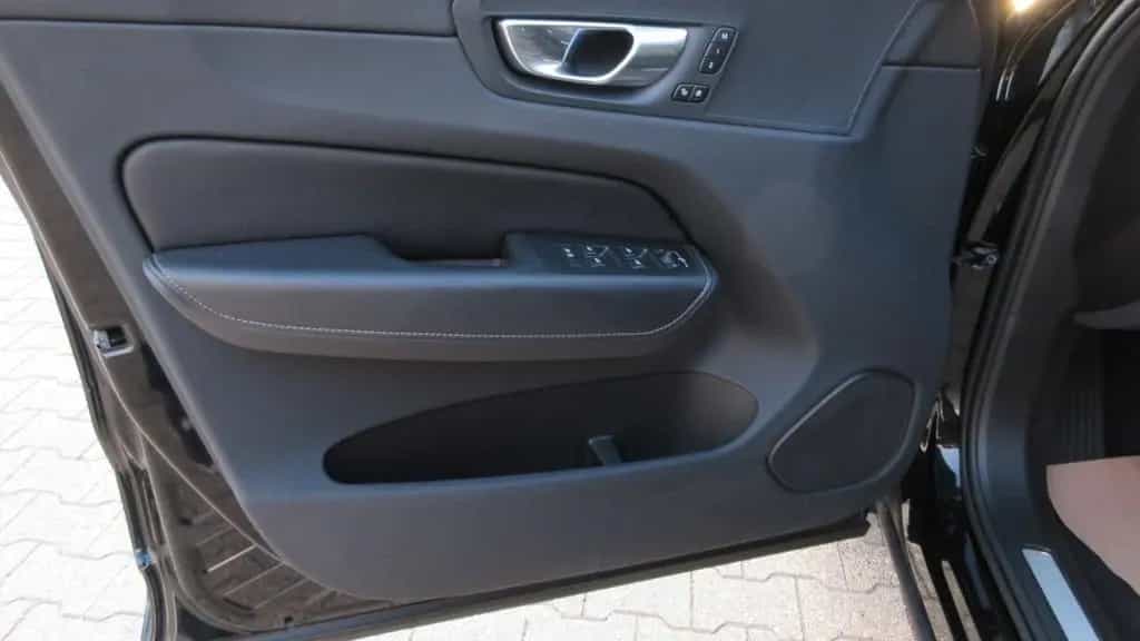 Volvo XC60 B4 | Google | LED | Tempomat | Kamera 12/2022-photo-24