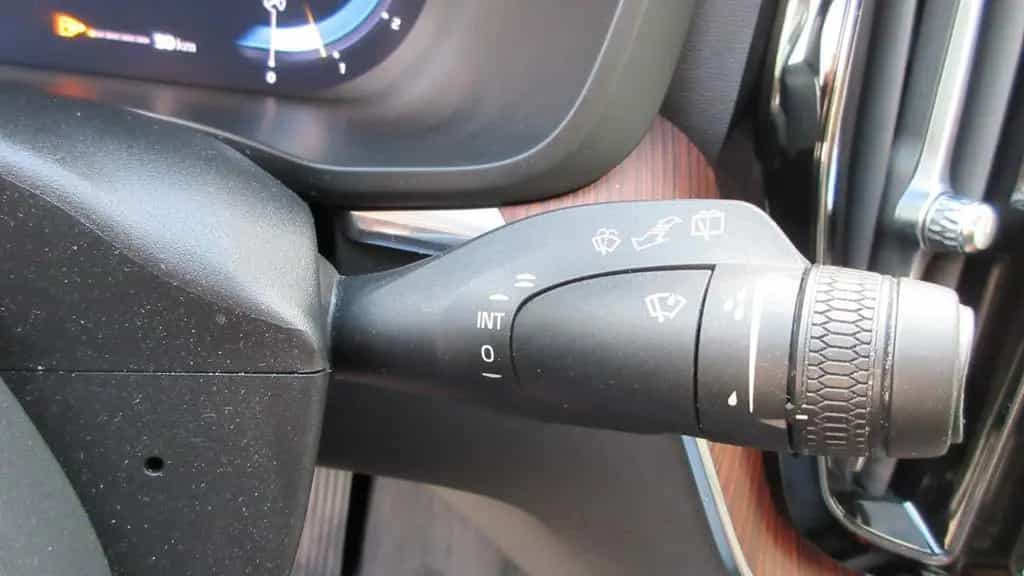 Volvo XC60 B4 | Google | LED | Tempomat | Kamera 12/2022-photo-31