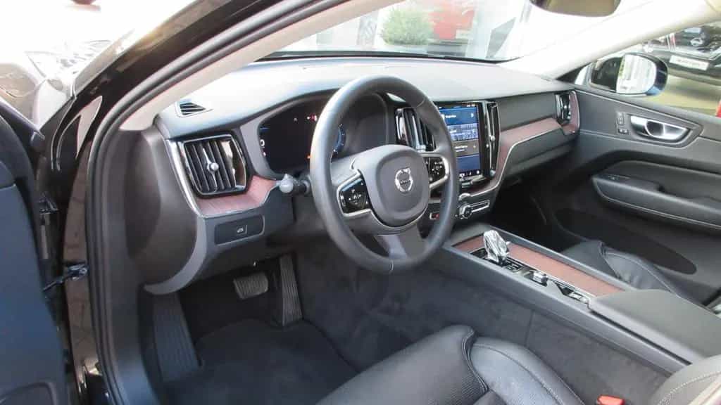 Volvo XC60 B4 | Google | LED | Tempomat | Kamera 12/2022-photo-34