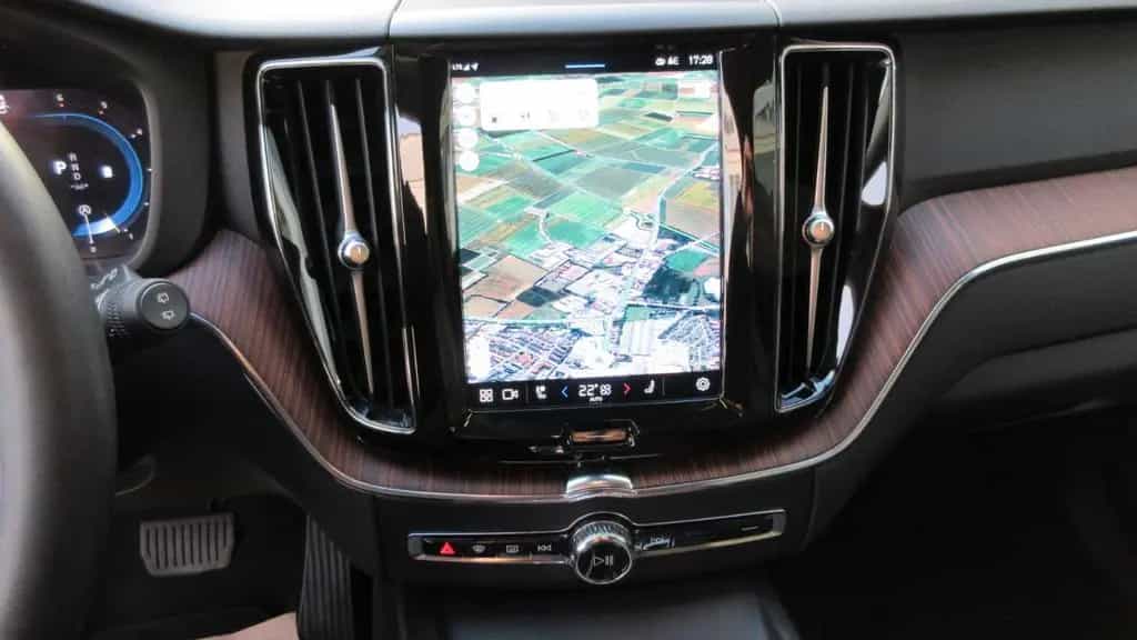 Volvo XC60 B4 | Google | LED | Tempomat | Kamera 12/2022-photo-39