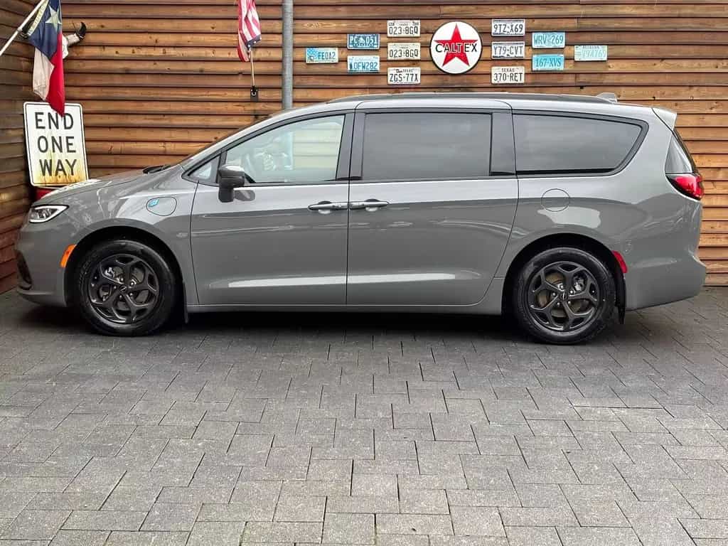 Chrysler Pacifica Hybrid LIMITED S Pano ACC LED 360° 7S. 05/2023-photo-10