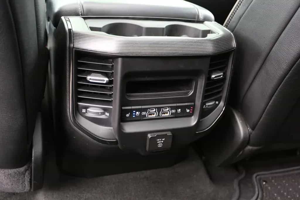 Dodge RAM 1500 4x4 CREW CAB*LIMITED*RED EDITION*LUFT* 07/2024-photo-37