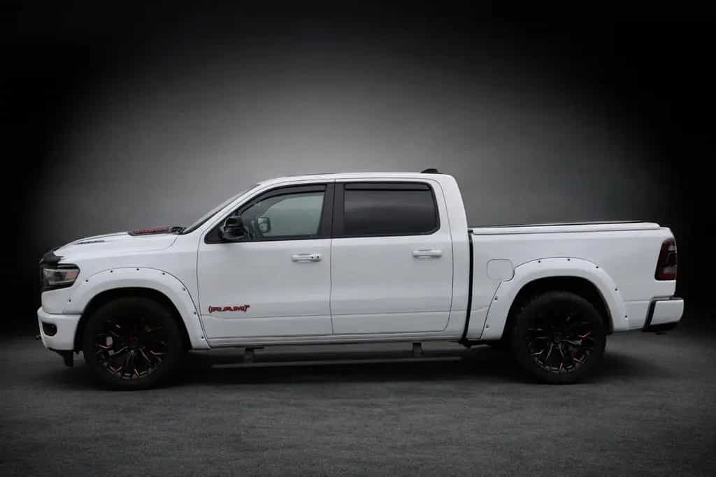 Dodge RAM 1500 4x4 CREW CAB*LIMITED*RED EDITION*LUFT* 07/2024-photo-4