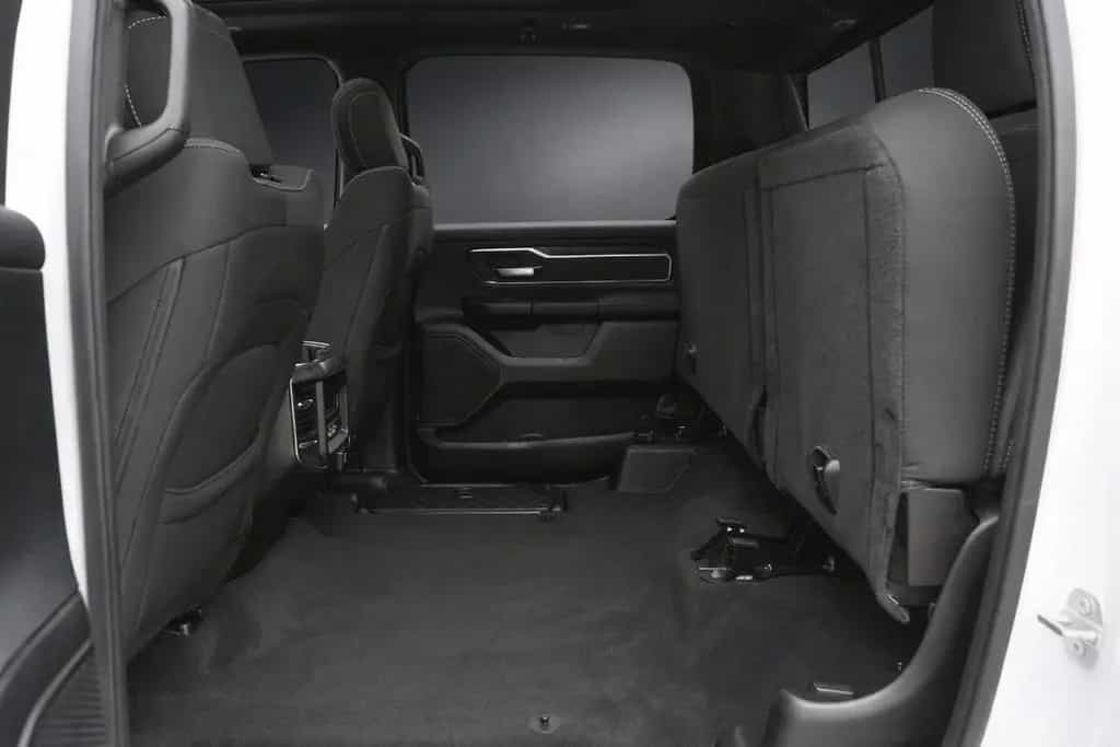 Dodge RAM 1500 CREW CAB*PANO*NAVI*KAM*AHK*UNFALLFREI* 11/2019-photo-19