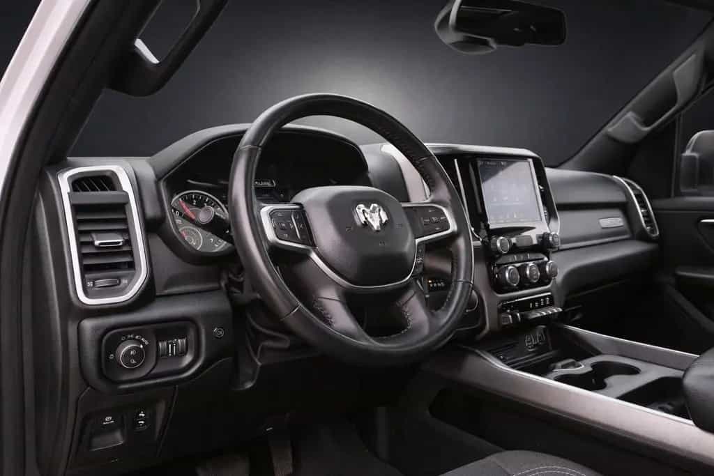 Dodge RAM 1500 CREW CAB*PANO*NAVI*KAM*AHK*UNFALLFREI* 11/2019-photo-20