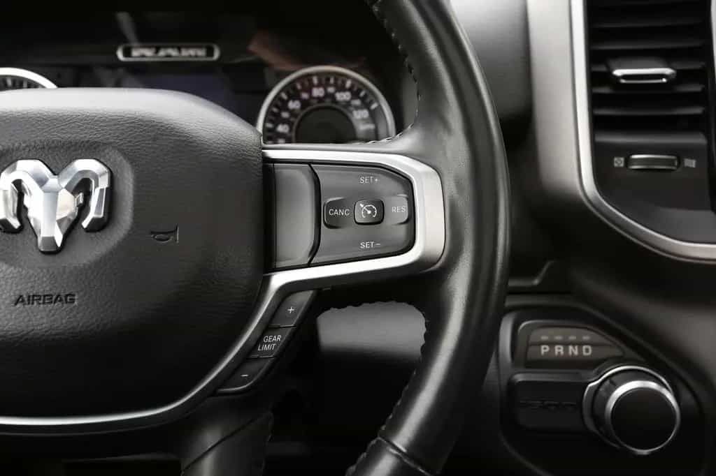 Dodge RAM 1500 CREW CAB*PANO*NAVI*KAM*AHK*UNFALLFREI* 11/2019-photo-31
