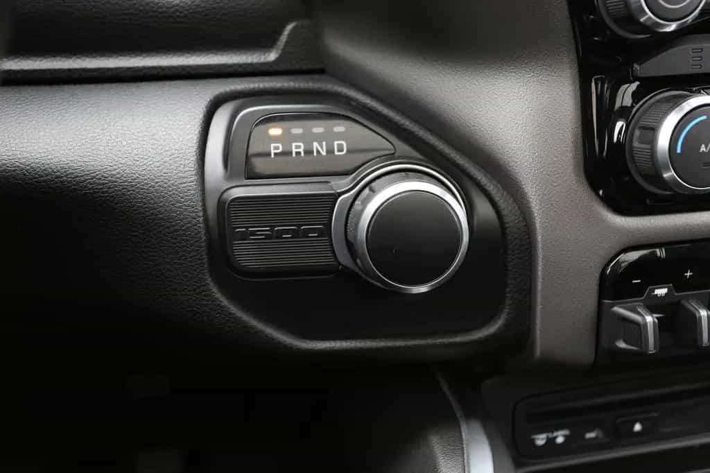 Dodge RAM 1500 CREW CAB*PANO*NAVI*KAM*AHK*UNFALLFREI* 11/2019-photo-33