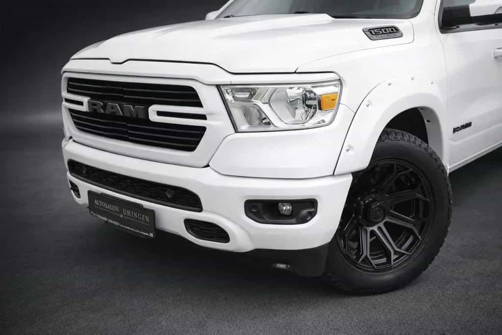 Dodge RAM 1500 CREW CAB*PANO*NAVI*KAM*AHK*UNFALLFREI* 11/2019-photo-7