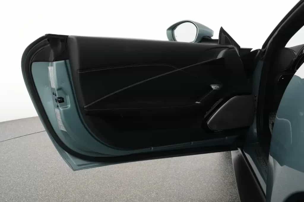 Ferrari Roma Spider Special Color Celleste Trevi 05/2025-photo-16
