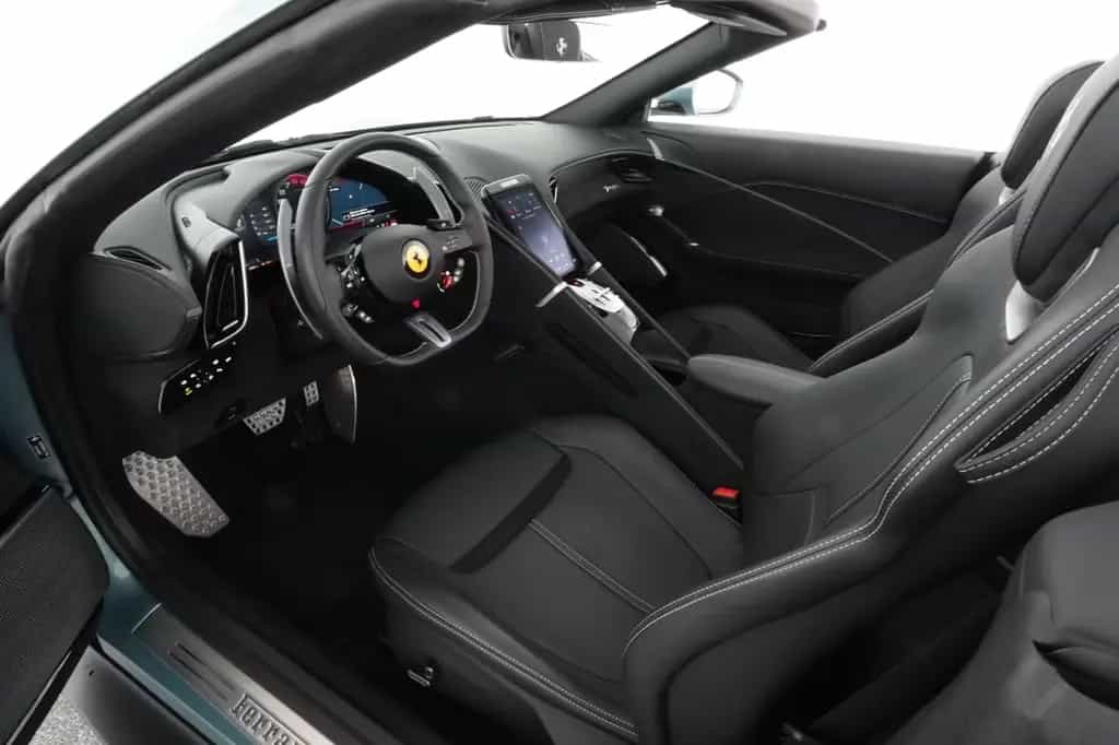 Ferrari Roma Spider Special Color Celleste Trevi 05/2025-photo-17