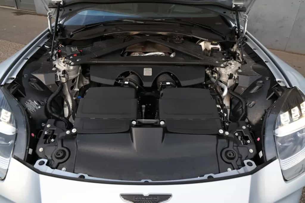 Aston Martin V8 Vantage 4.0 Coupé, 10/2024-photo-4