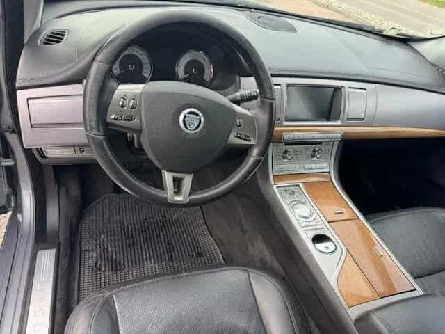 Jaguar XF 2.7D V6 Premium Luxury 03/2009-photo-7