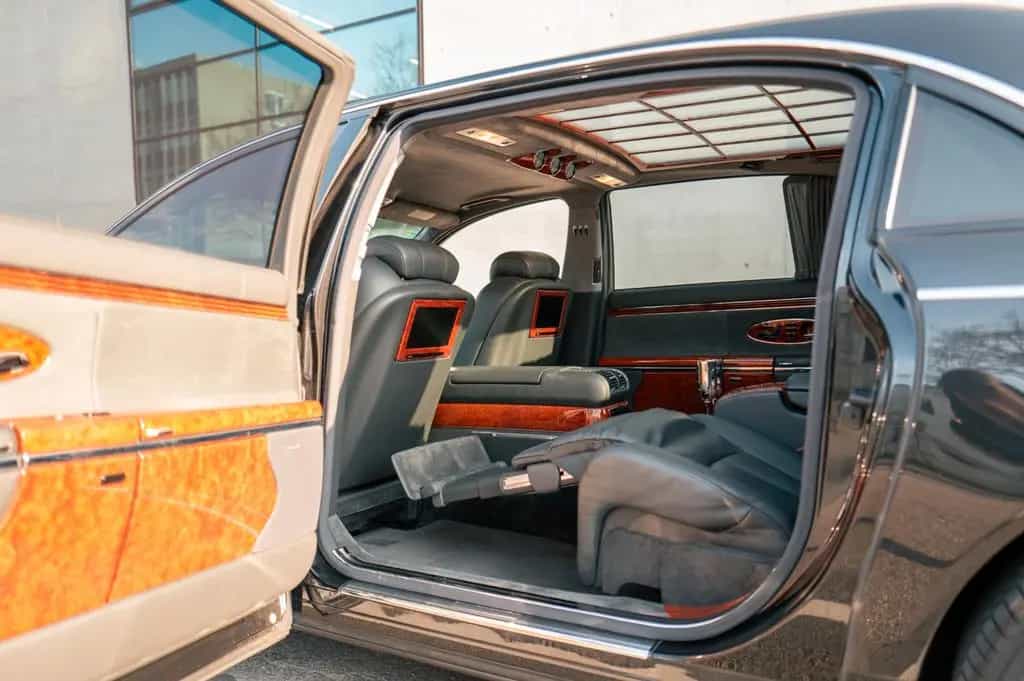 Maybach 62 18,500km, Magic Sky, 1-Owner, Perfect Car 05/2007-photo-23