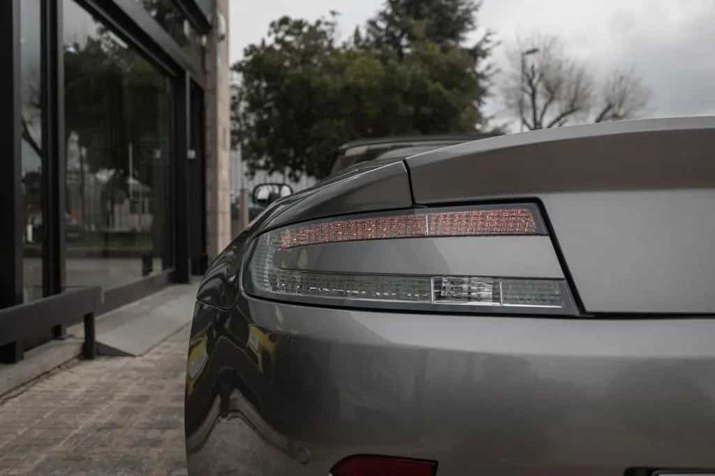 Aston Martin V8 Vantage Roadster 4.3l Sportshift 08/2007-photo-11