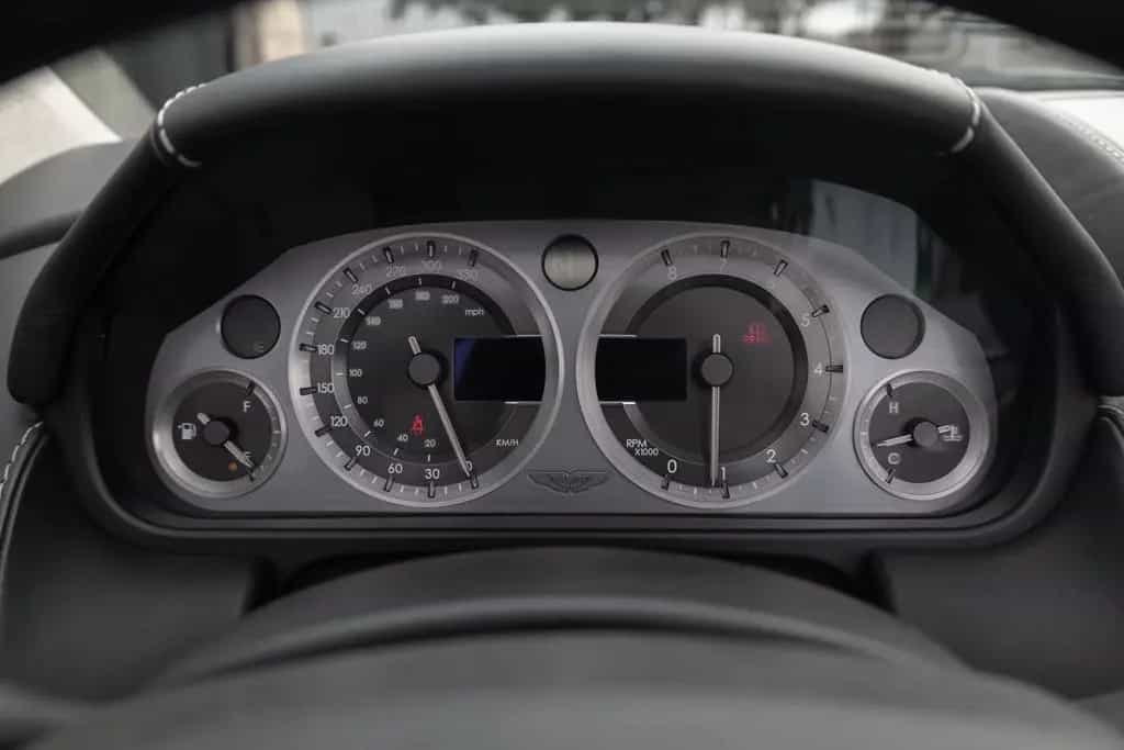 Aston Martin V8 Vantage Roadster 4.3l Sportshift 08/2007-photo-19