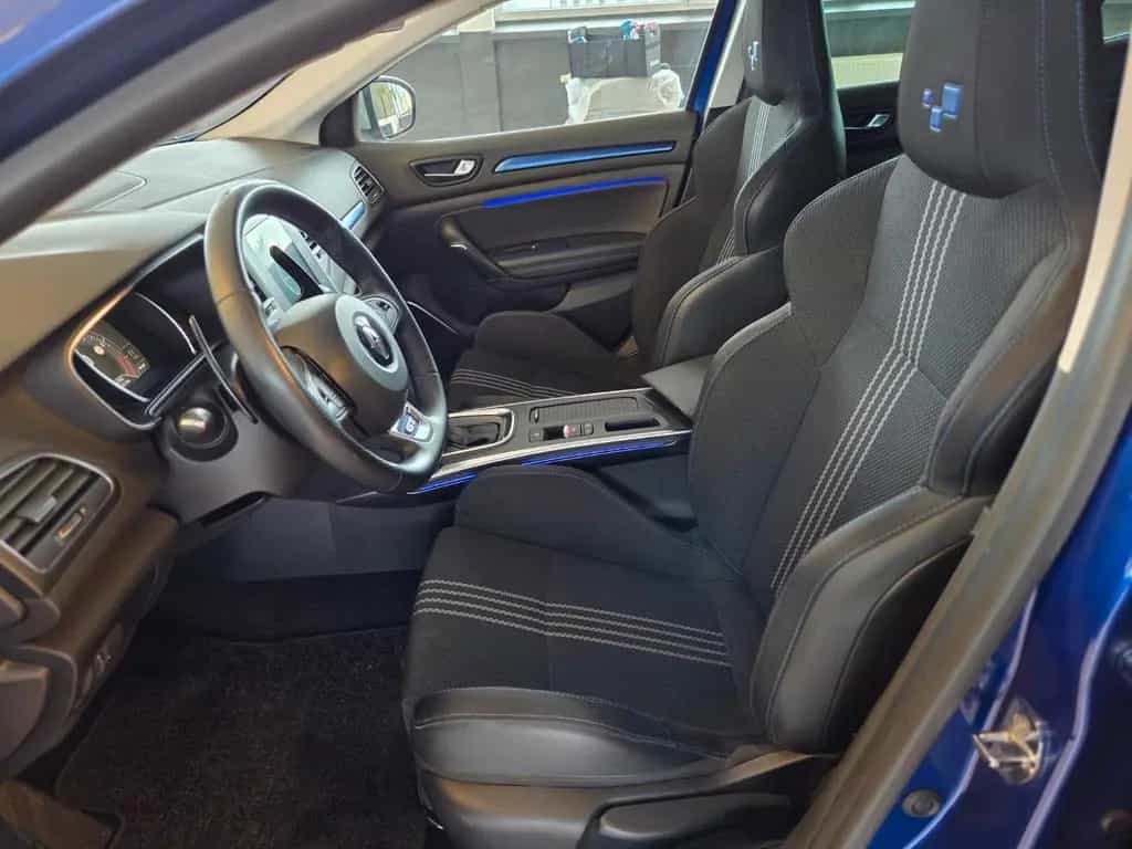 Renault Megane IV 1.6 TCe 205 Energy GT 02/2018-photo-21