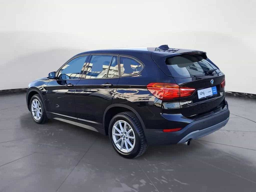 BMW X1 sDrive18iA Advantage Navi LED Sitzheizung PDC 02/2018-photo-3