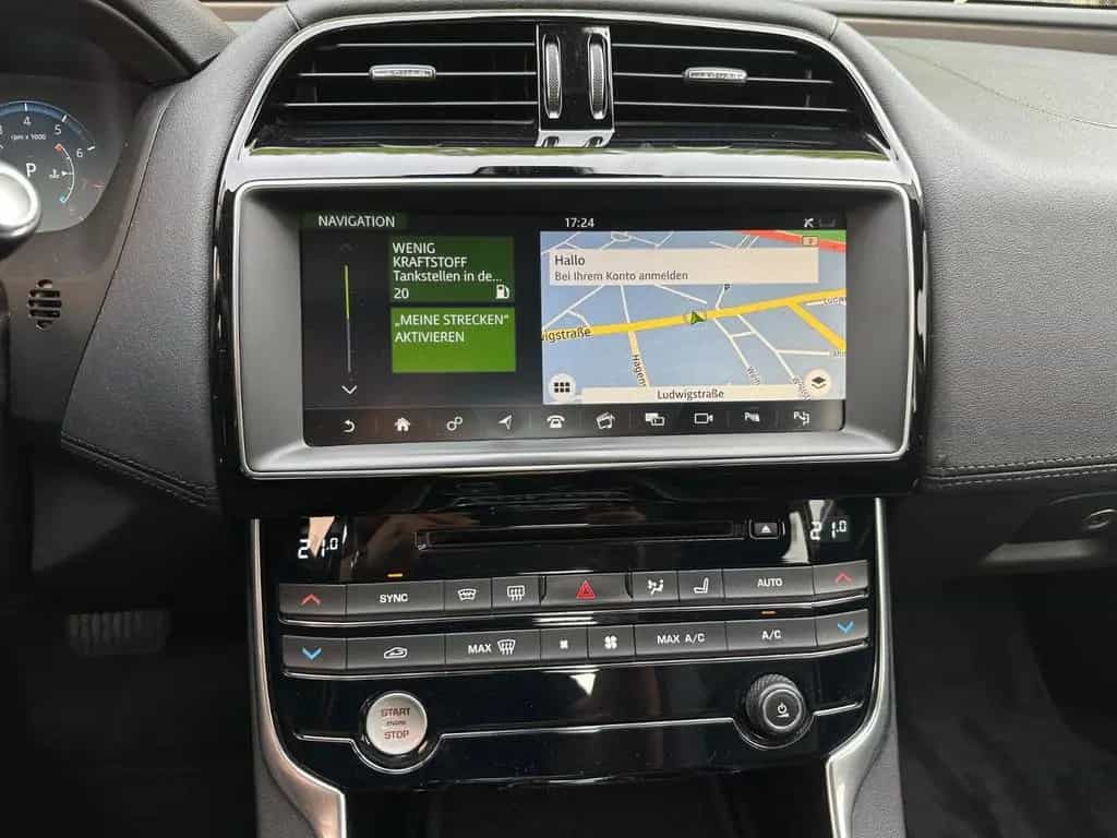 Jaguar XE 25t 250PS AWD Automatik/leder/360°/Wenig Km ! 03/2017-photo-17