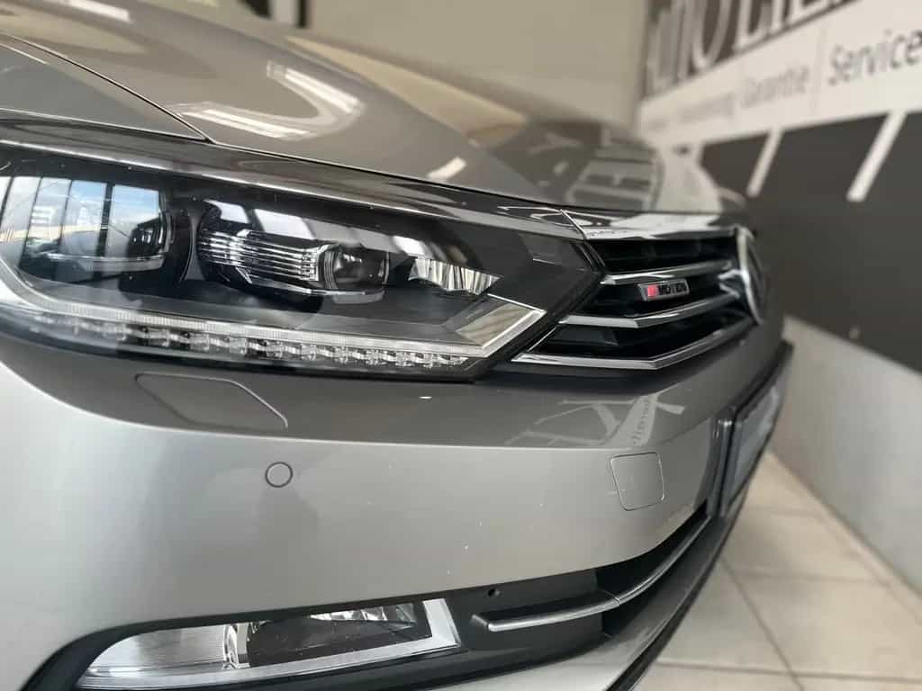 Volkswagen Passat Variant Highline/AHK/ACC/DCC/KAM/CarPlay 08/2015-photo-11