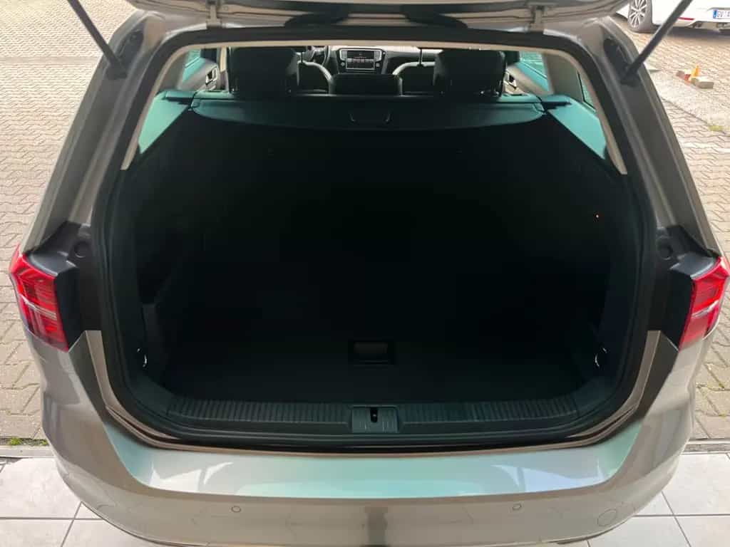 Volkswagen Passat Variant Highline/AHK/ACC/DCC/KAM/CarPlay 08/2015-photo-19