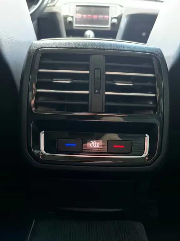Volkswagen Passat Variant Highline/AHK/ACC/DCC/KAM/CarPlay 08/2015-photo-21